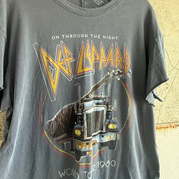 Def Leppard T Shirt On Through the Night Rock Band Tee 1980 Tour Womens M Gray - Picture 4 of 8